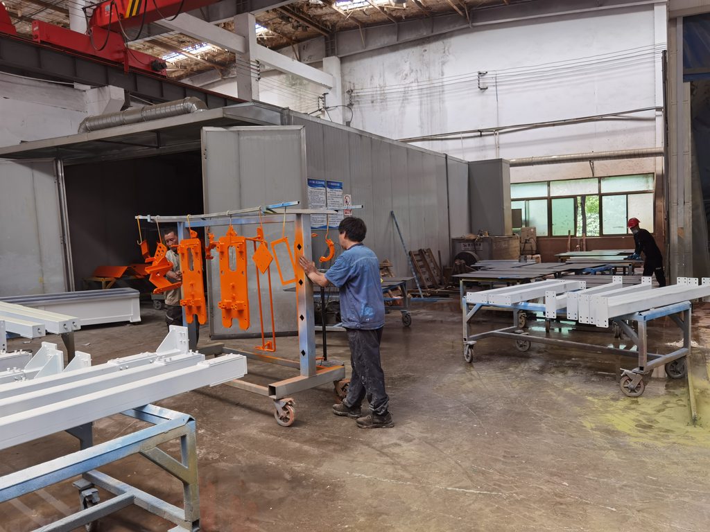 專業(yè)鈑金噴漆